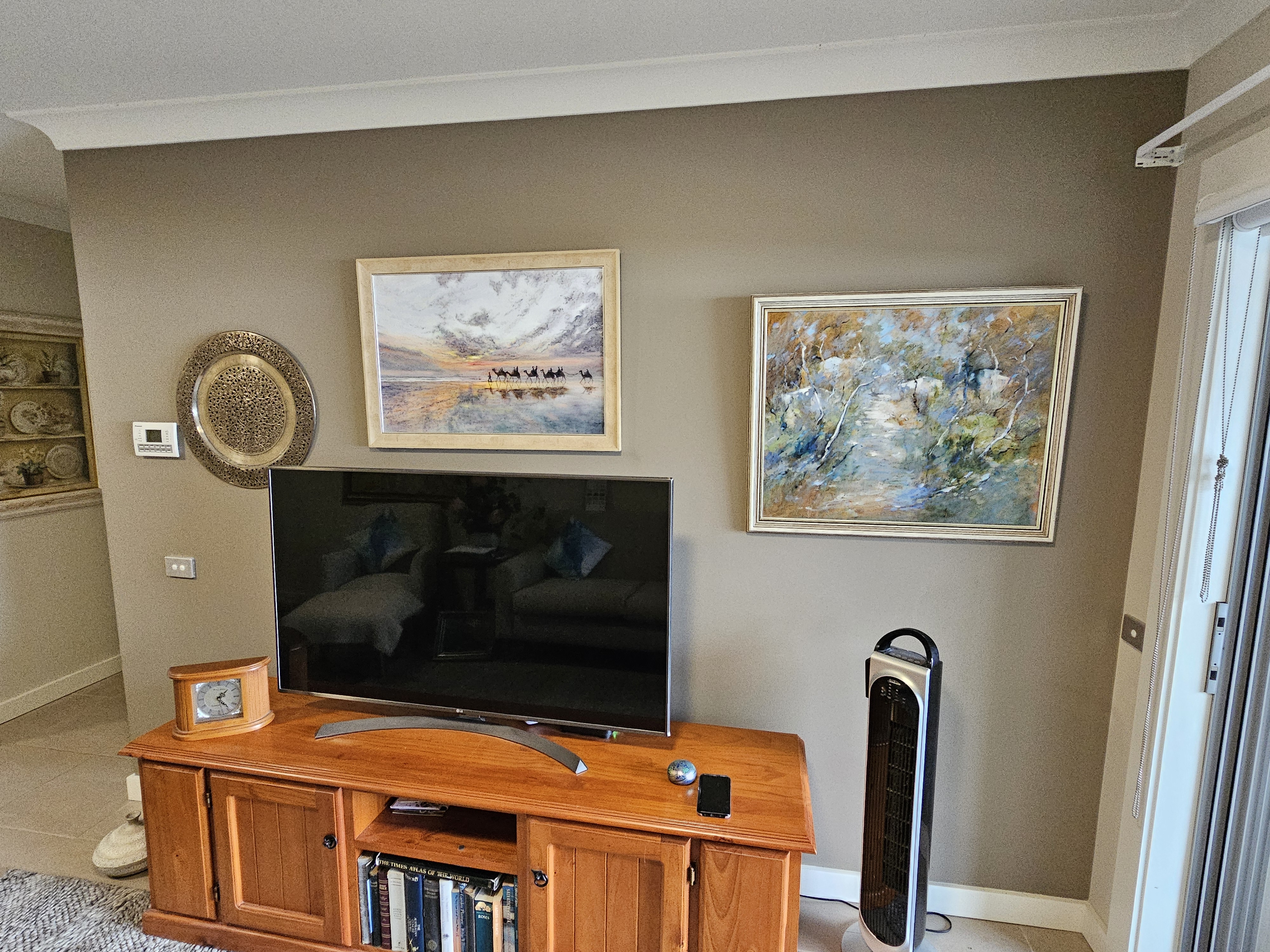 Hangsy - Picture Installers Sydney