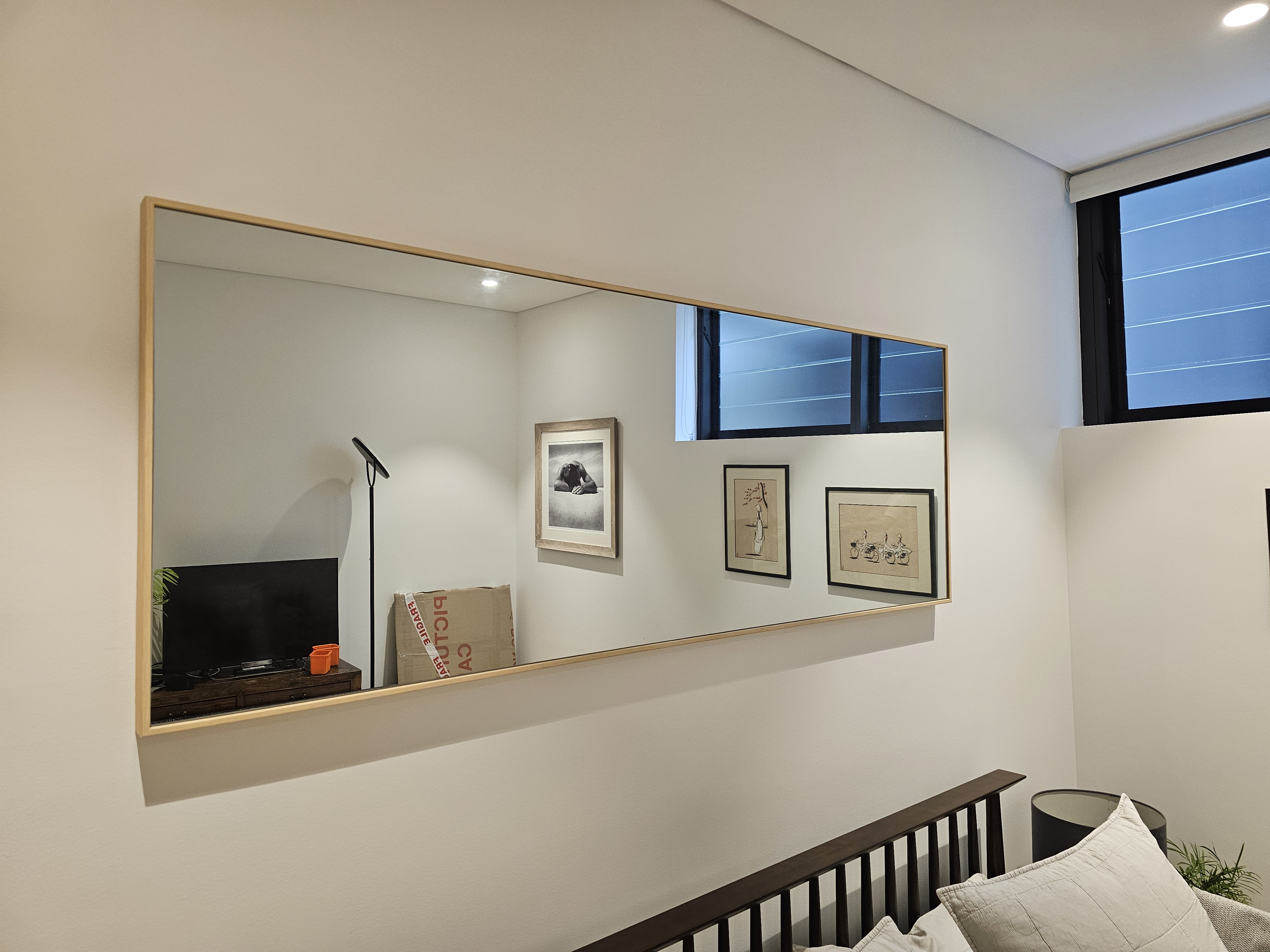 Hangsy- Mirror hanging experts