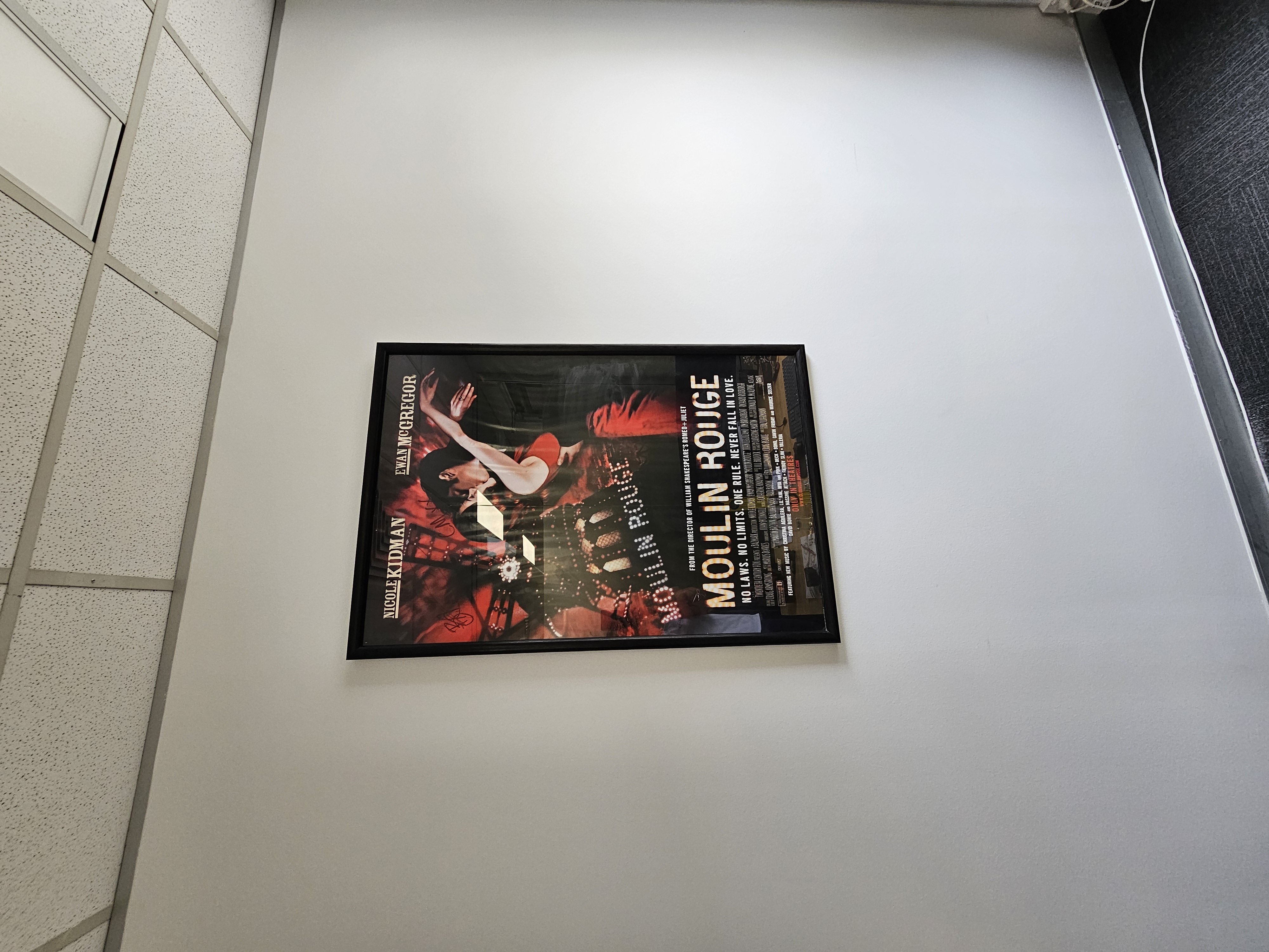 Hangsy- Framed Poster Hanging